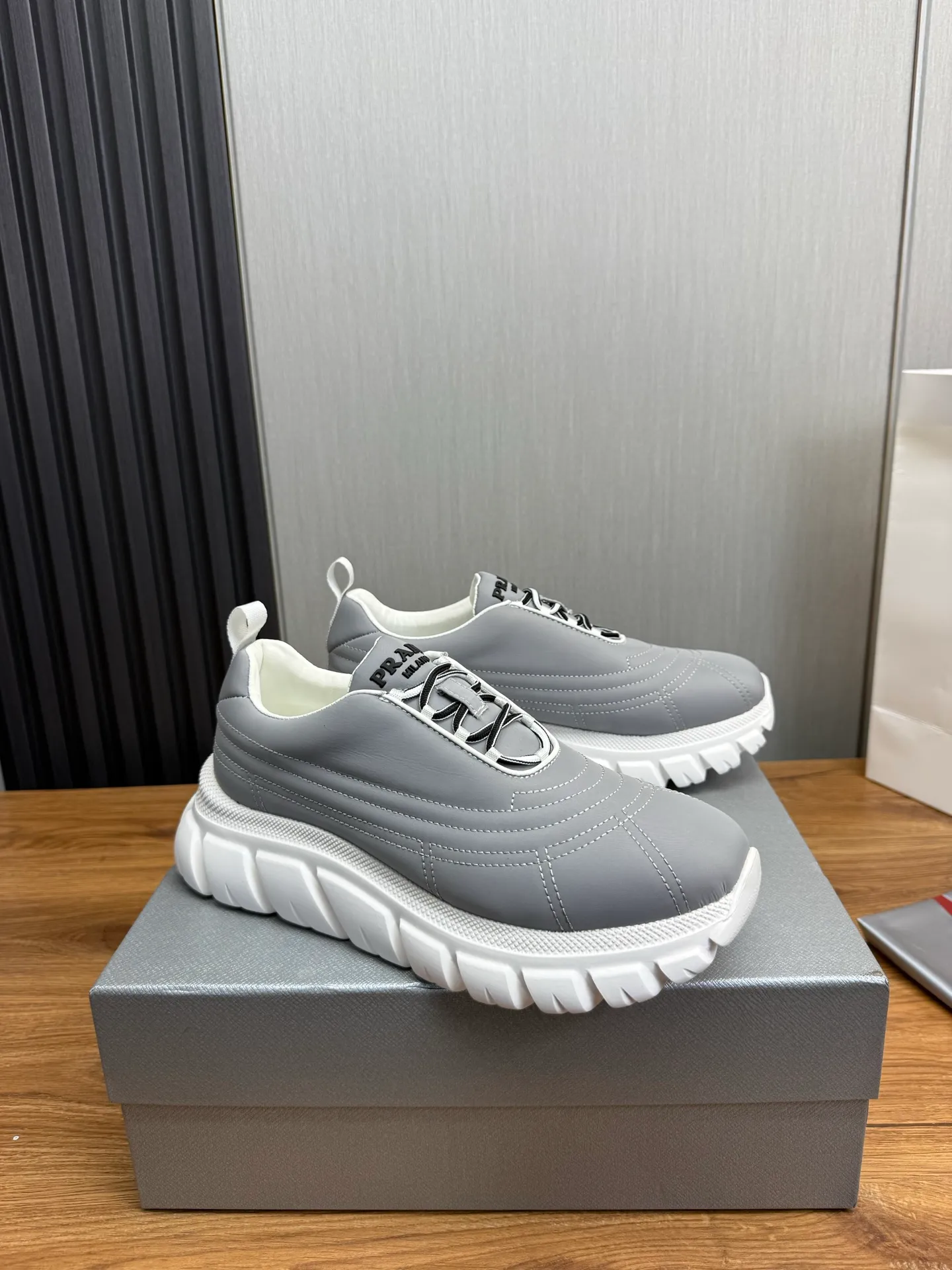 Men's shoes 💰580💰 [PRADA] Men's shoes are popular in the counter, official website synchronization, 1 high-quality shipment ✔️Imported waterproof fabric + cowhide lining, 1🆚1 replica, original sole, 38-45 (45 customized, non-refundable)